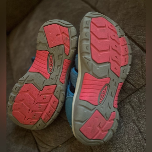 Teal and Pink Keen Sandals size 3 EU 35 -Girls - Picture 3 of 5